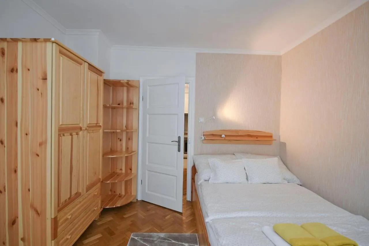 Vicente'S Apartment Eger