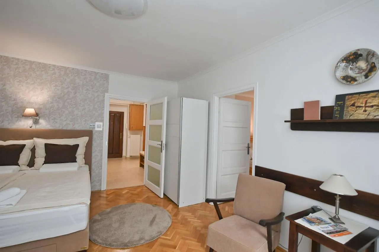 Vicente'S Apartment Eger Hungary